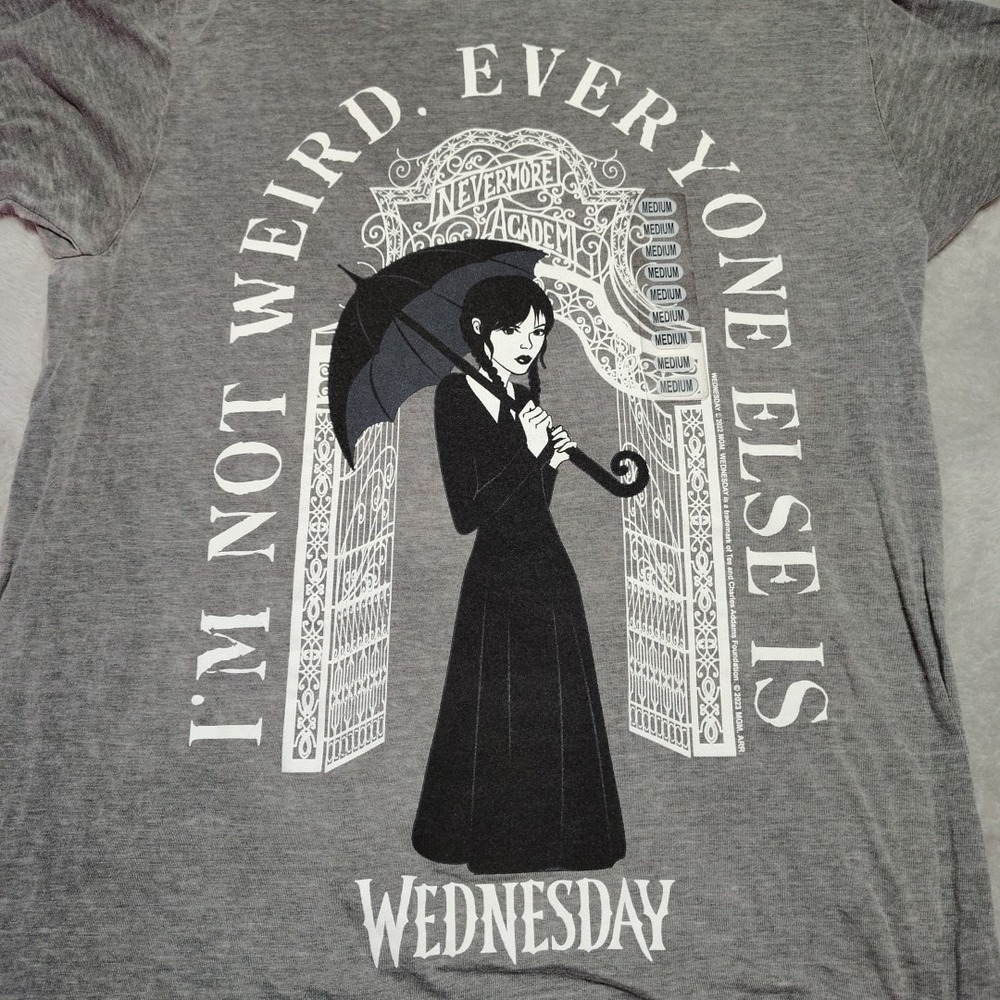 Wednesday Addams I'm Not Weird Everyone Else Is Netflix‎ T-shirt Med Grey NWT